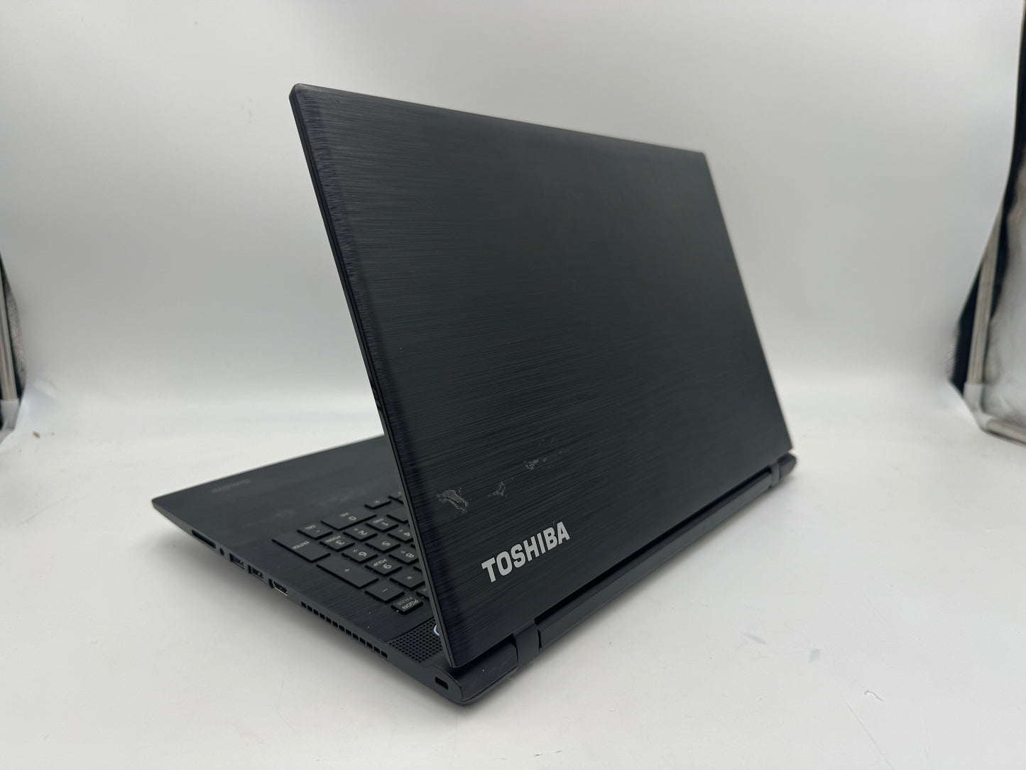 Toshiba satellite c55, intel i5, 8gb ram, 500gb ssd, DVDRW, WIN11pro fresh