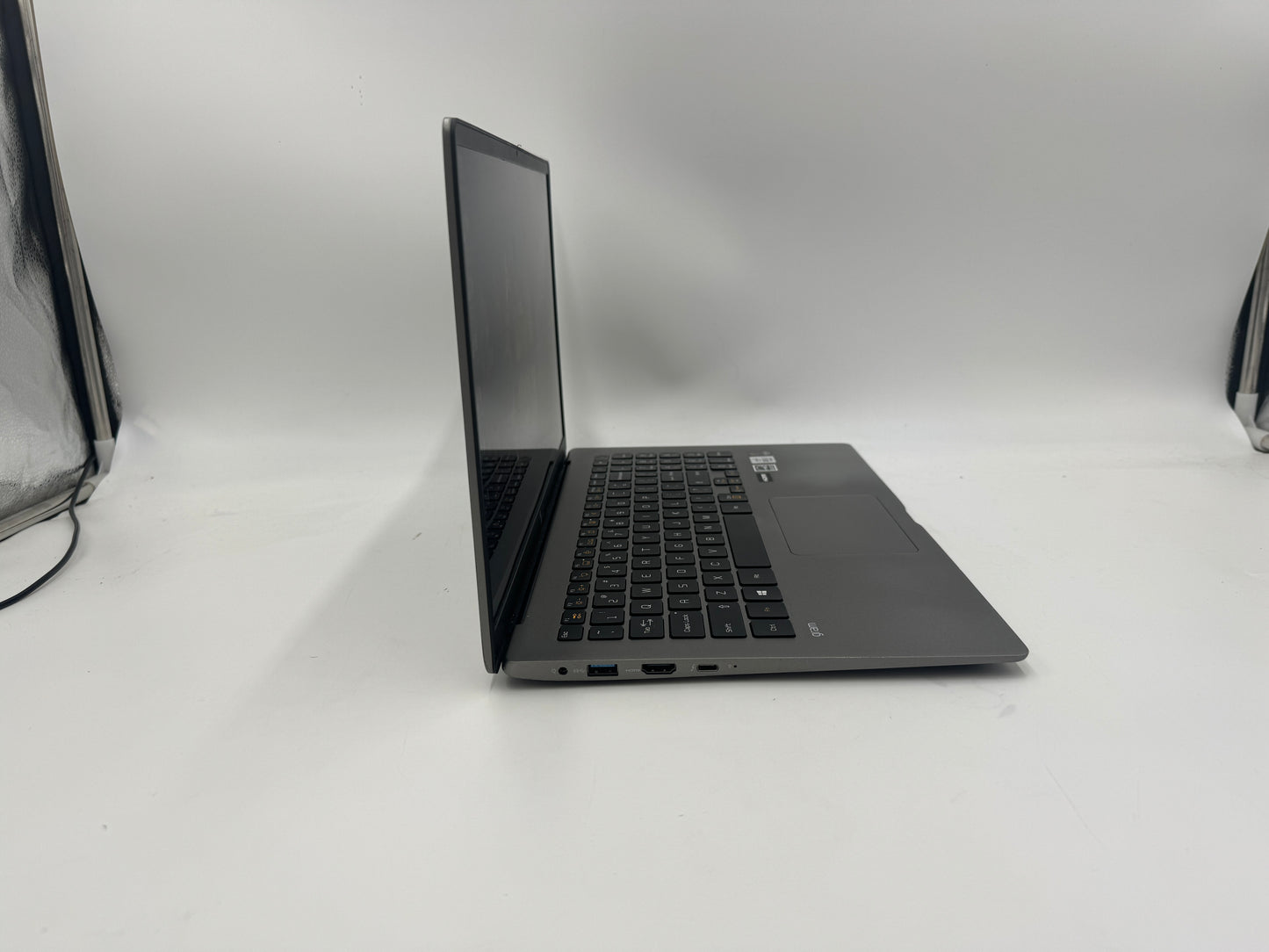 LG Gram 15z90n, intel i7, 16gb ram, 500gb ssd, win11pro reformatted