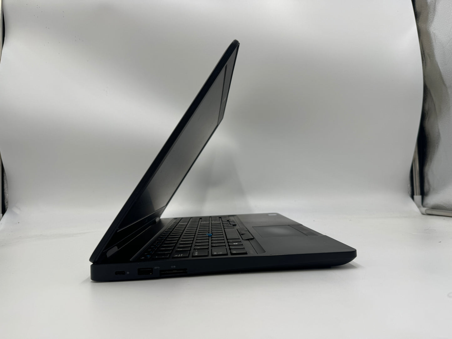 Dell Latitude 5580-90, intel i5, 16gb ram, 256gb ssd, win11pro fully loaded